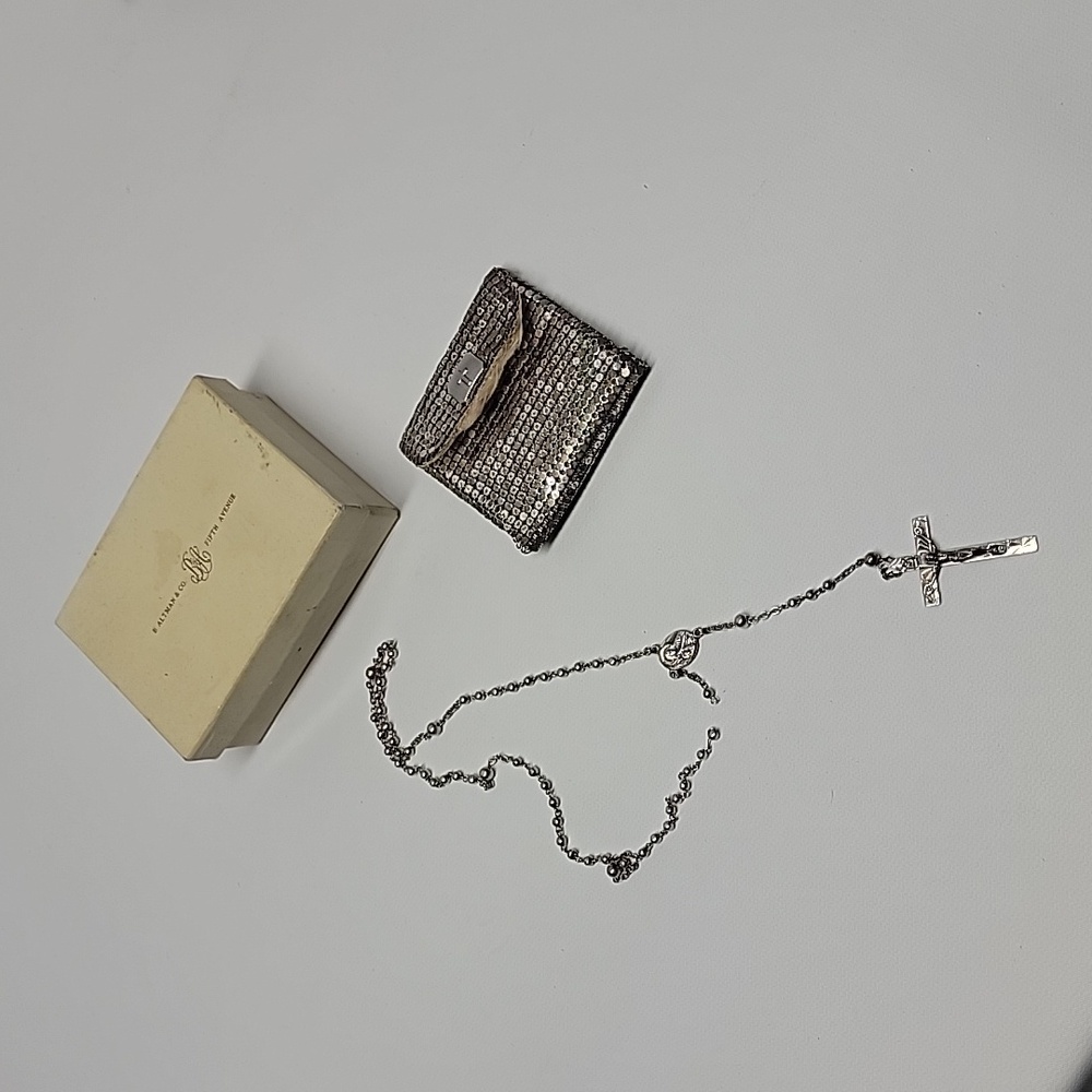 Vintage silver rosary 📿 with little mesh bag and box